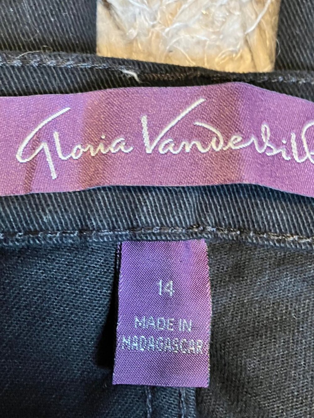NWT Gloria Vanderbilt "Amanda" Jeans Size: 14 - Picture 5 of 6